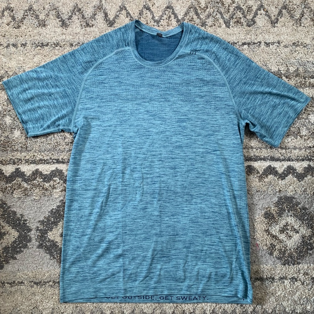 Lululemon Blue Metal Vent Short Sleeve Shirt Medium
